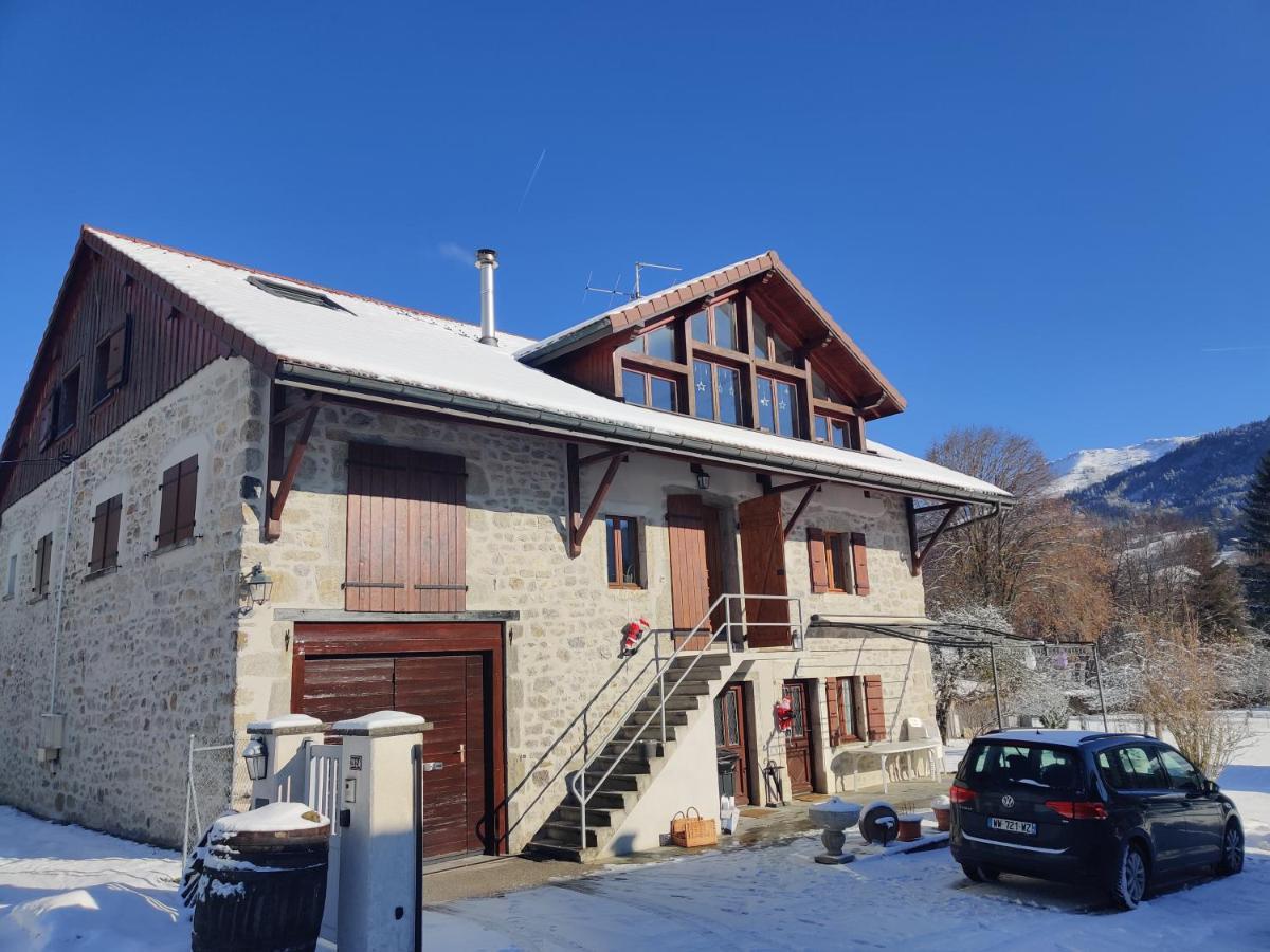 Gîte Vallée Verte Burdignin Extérieur photo